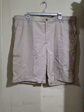 Greg Norman Collection Men's Cargo Shorts - Beige Taupe used Size 42
